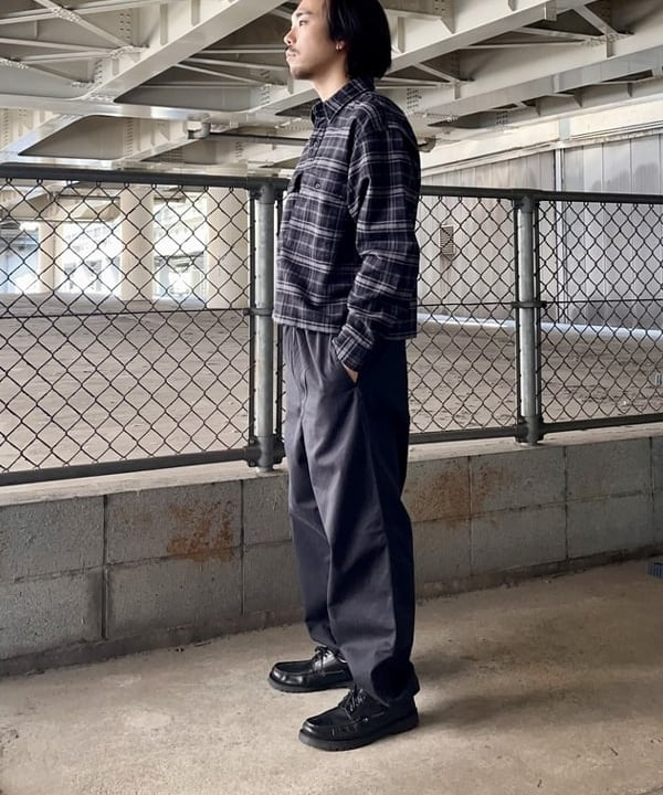 槙山 賢斗さんの「BEAMS WOMEN｜ベーシック ツイル イージーパンツ」を使ったコーディネート