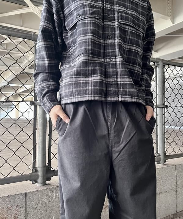 槙山 賢斗さんの「BEAMS WOMEN｜ベーシック ツイル イージーパンツ」を使ったコーディネート