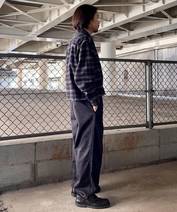 槙山 賢斗さんの「BEAMS WOMEN｜ベーシック ツイル イージーパンツ」を使ったコーディネート