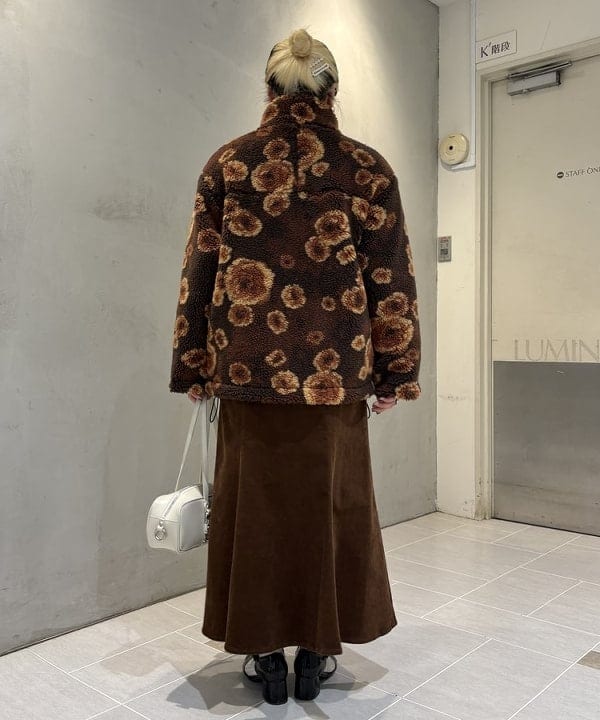 大石彩可さんの「BEAMS WOMEN｜【別注】YAHKI × HYPNOTIZE / Landscape Bag」を使ったコーディネート