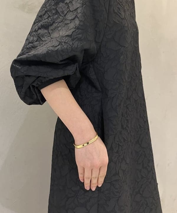 野村 美紅さんの「BEAMS WOMEN｜フクレ織りジャカード パフスリーブ ドレス＊」を使ったコーディネート