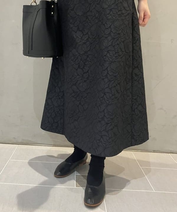 野村 美紅さんの「BEAMS WOMEN｜フクレ織りジャカード パフスリーブ ドレス＊」を使ったコーディネート