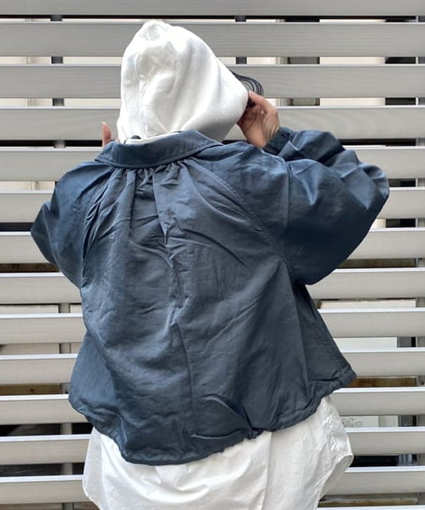 オカモト ミサキさんの「BEAMS WOMEN｜ナイロン コーチ ジャケット」を使ったコーディネート