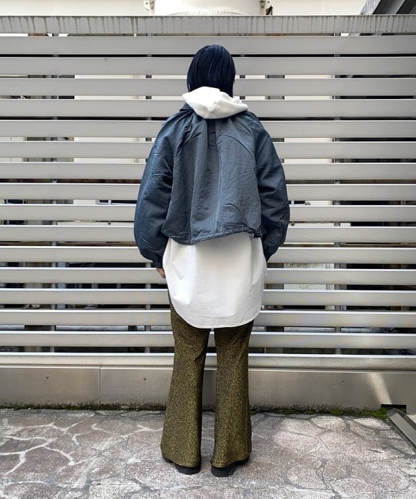 オカモト ミサキさんの「BEAMS WOMEN｜ナイロン コーチ ジャケット」を使ったコーディネート