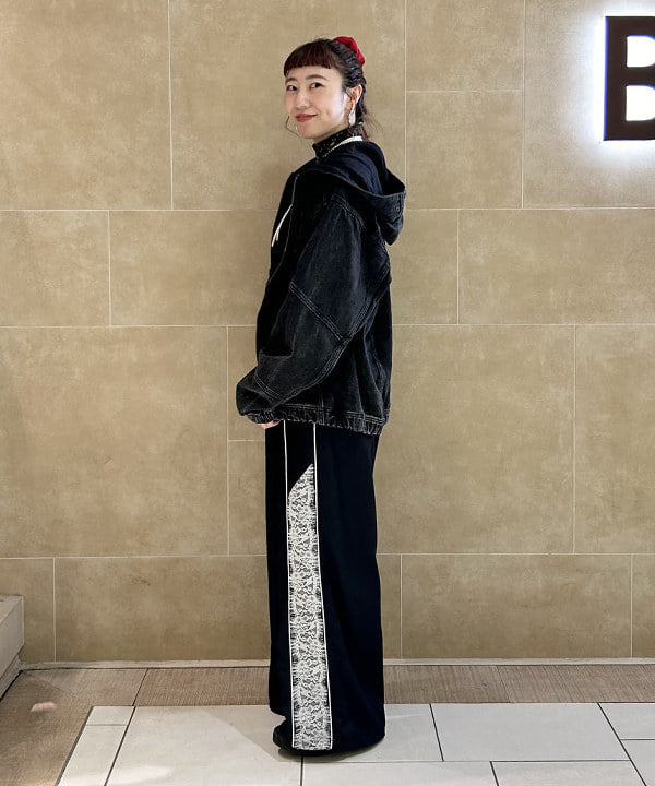 庭野 優紀さんの「BEAMS BOY / 樹脂 パール ロング ネックレス」を使ったコーディネート