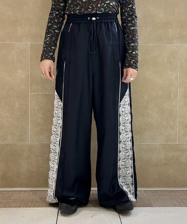 庭野 優紀さんの「BEAMS BOY / 樹脂 パール ロング ネックレス」を使ったコーディネート