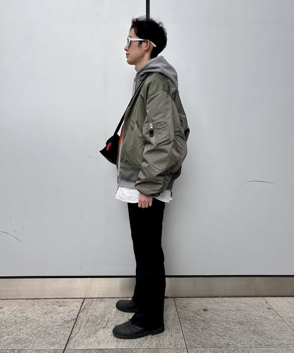 うえきんぐさんの「Manhattan Portage / 別注 MP1603-3EMB-BMB」を使ったコーディネート