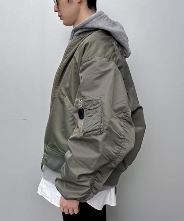 うえきんぐさんの「Manhattan Portage / 別注 MP1603-3EMB-BMB」を使ったコーディネート