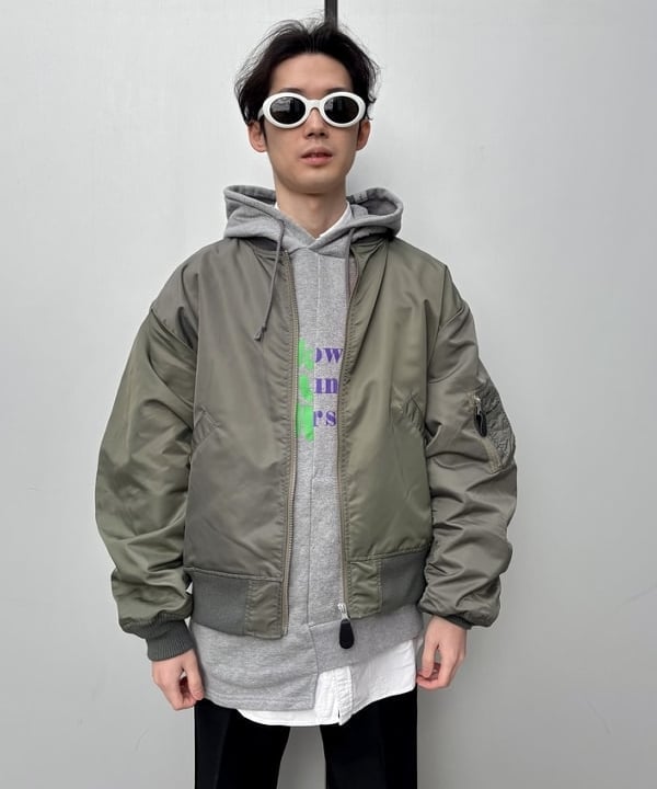 うえきんぐさんの「Manhattan Portage / 別注 MP1603-3EMB-BMB」を使ったコーディネート