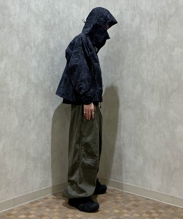 西村 光平さんの「BEAMS WOMEN｜プリント ジップアップ フーディ」を使ったコーディネート