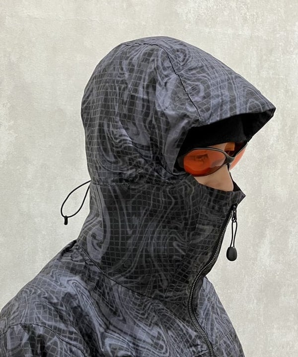 西村 光平さんの「BEAMS WOMEN｜プリント ジップアップ フーディ」を使ったコーディネート