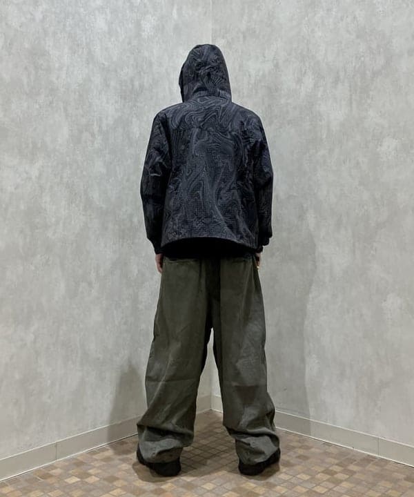 西村 光平さんの「BEAMS WOMEN｜プリント ジップアップ フーディ」を使ったコーディネート