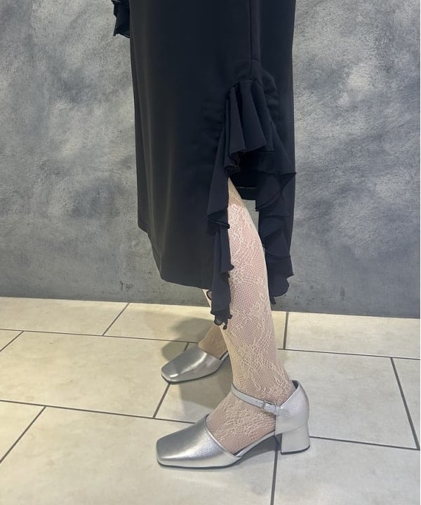 仙田 こころさんの「BEAMS WOMEN｜ISLA DE GAR / サテン クロシェ ハンドバッグ」を使ったコーディネート