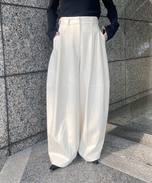 多田 日奈子さんの「BEAMS WOMEN｜アセテート ナイロン カーディガン」を使ったコーディネート
