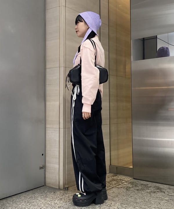 マツド ユメカさんの「BEAMS WOMEN｜スウェット ハーフジップ ハイネック プルオーバー」を使ったコーディネート