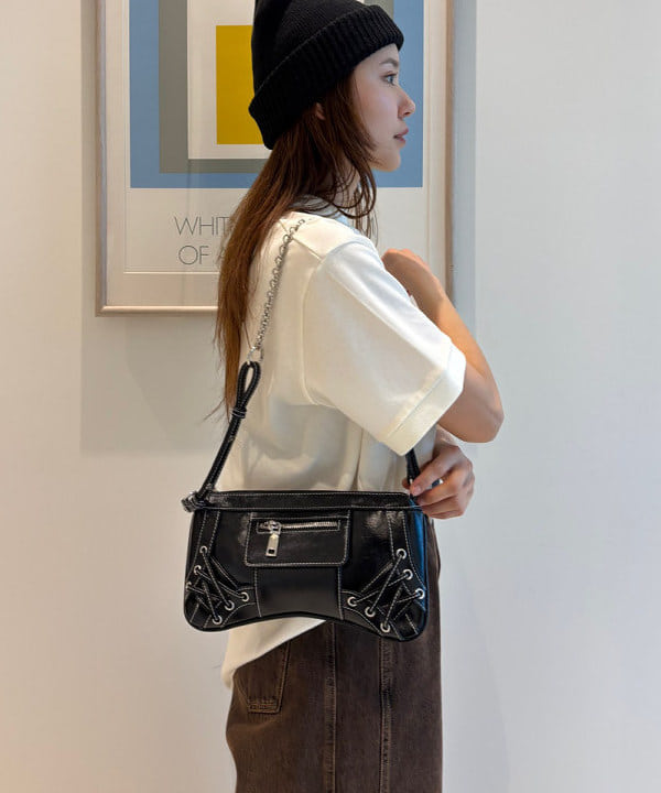 佐々木 南美さんの「BEAMS WOMEN｜【別注】FRED PERRY / Reluxed Pique T-shirt」を使ったコーディネート