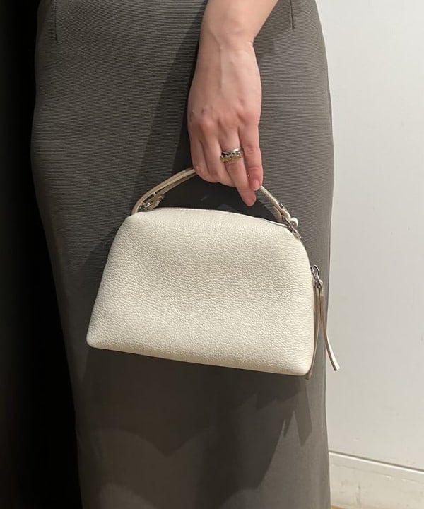 Ito_ririkaさんの「BEAMS WOMEN｜シンプル タイト ニットスカート .M.」を使ったコーディネート