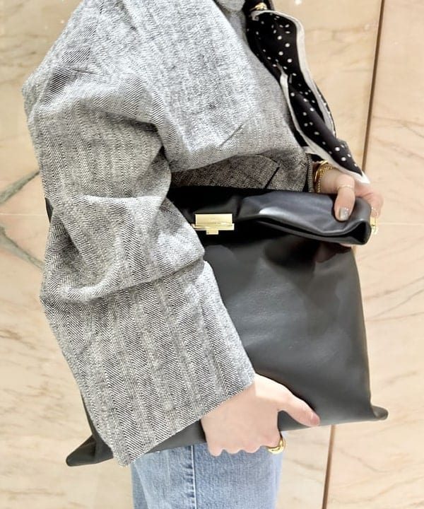 佐藤 美樹さんの「BEAMS WOMEN｜レザーミュール .M」を使ったコーディネート