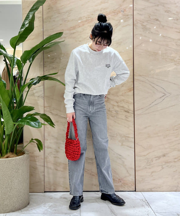 中丸　栞さんの「BEAMS WOMEN｜A.P.C. / RUE MADAME スウェット」を使ったコーディネート