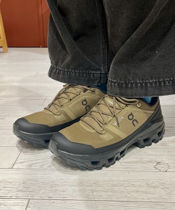 新里 京介さんの「BEAMS WOMEN｜Few / F5」を使ったコーディネート