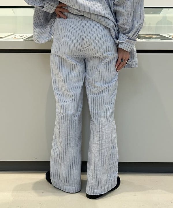 清水 彩乃さんの「BEAMS WOMEN｜ジャガード フリル ギャザー ショートスリーブ」を使ったコーディネート