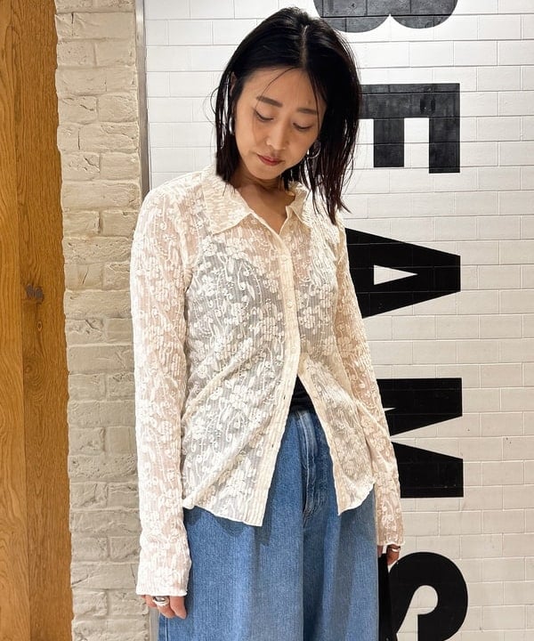 川口 恵さんの「BEAMS WOMEN｜プリーツ レース シャツ」を使ったコーディネート