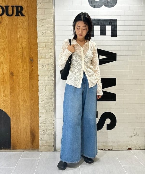 川口 恵さんの「BEAMS WOMEN｜プリーツ レース シャツ」を使ったコーディネート