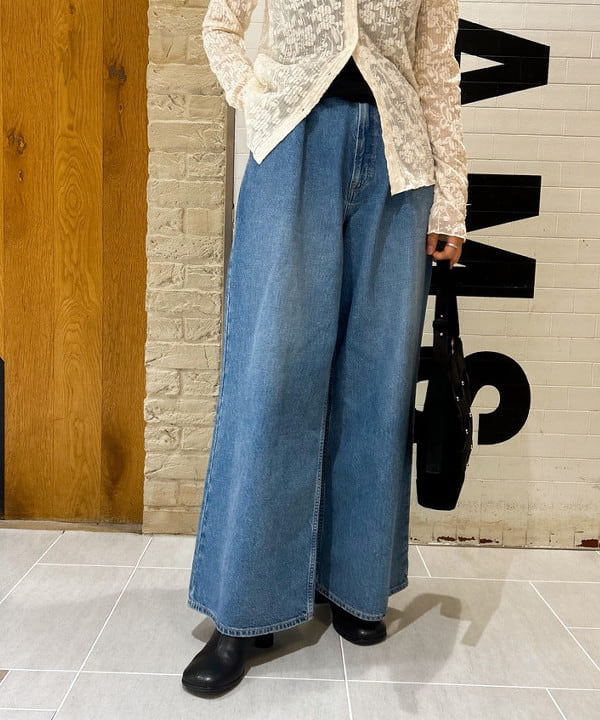 川口 恵さんの「BEAMS WOMEN｜プリーツ レース シャツ」を使ったコーディネート