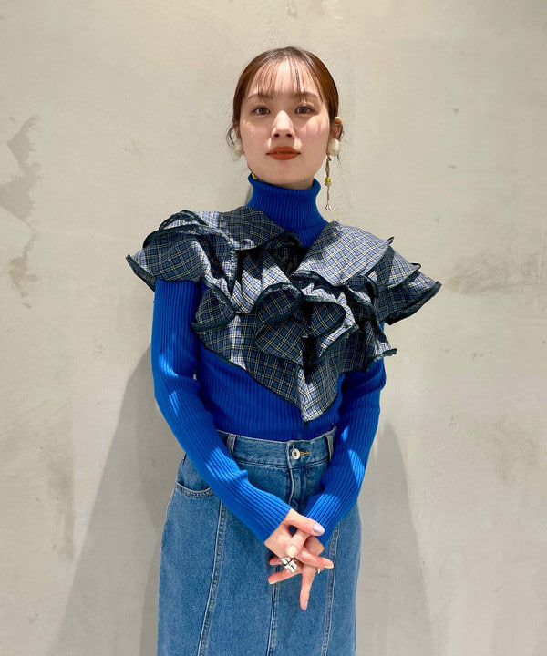 カタヤマ アヤさんの「BEAMS WOMEN｜バックタック ジップ コート」を使ったコーディネート