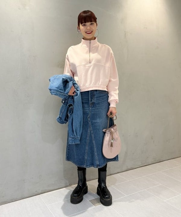 りかちょび/岸本梨佳さんの「BEAMS WOMEN｜CONTROL FREAK / スタッズ コンチョ 巾着 バッグ」を使ったコーディネート