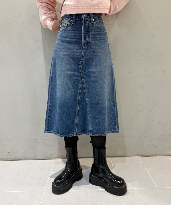 りかちょび/岸本梨佳さんの「BEAMS WOMEN｜CONTROL FREAK / スタッズ コンチョ 巾着 バッグ」を使ったコーディネート