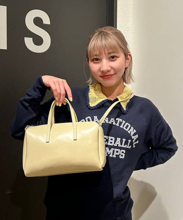 佐藤 亜美さんの「BEAMS WOMEN｜AK+1 / ワッフルニット スカート」を使ったコーディネート