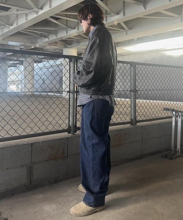 タマイユウトさんの「BEAMS WOMEN｜ユーズド加工 レザー ショートブルゾン」を使ったコーディネート