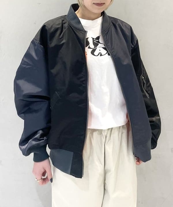 りりさんの「BEAMS WOMEN｜撥水 ワイドフィット クレイジー MA-1」を使ったコーディネート