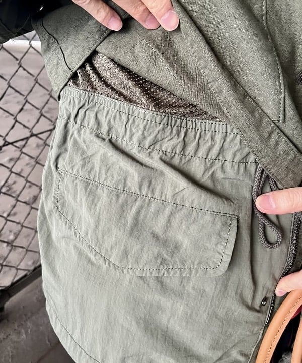 高遠 恒巳さんの「BEAMS WOMEN｜【別注】L.L.Bean / Deep Bottom Leather Handle Zip Tote S」を使ったコーディネート