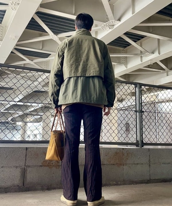 高遠 恒巳さんの「BEAMS WOMEN｜【別注】L.L.Bean / Deep Bottom Leather Handle Zip Tote S」を使ったコーディネート