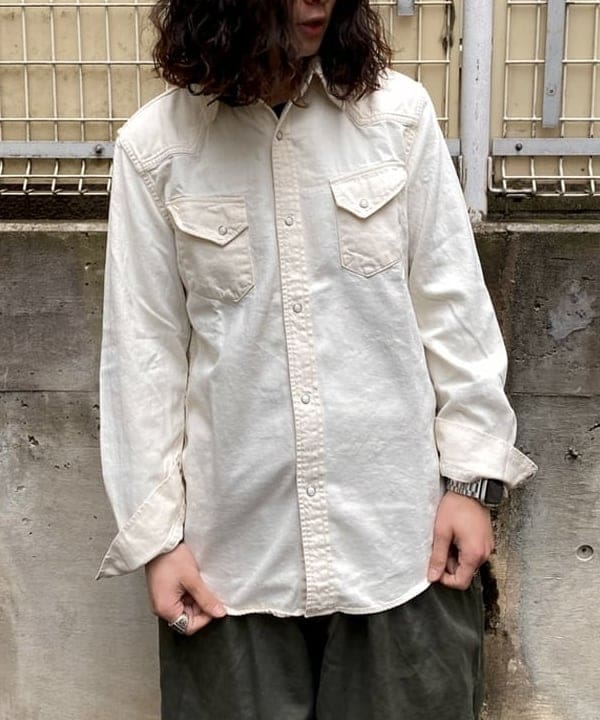 りくっしーさんの「BEAMS WOMEN｜【別注】REMI RELIEF / Denim Western shirt Classic Fit」を使ったコーディネート