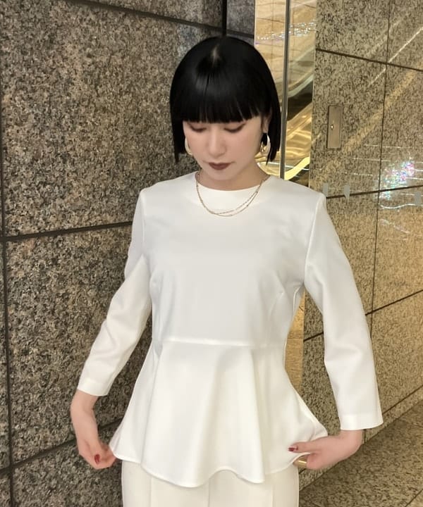 大槻 まひろさんの「BEAMS WOMEN｜ハイウエスト ワイド ストレートパンツ＊」を使ったコーディネート