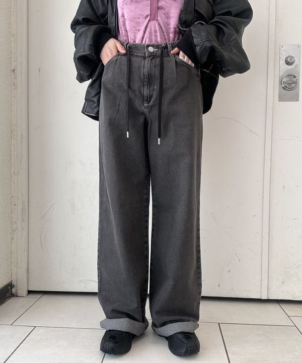 なるみさんの「ユーズド加工 レザー ショートブルゾン」を使ったコーディネート