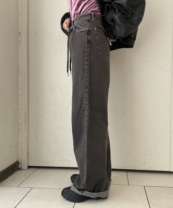 なるみさんの「ユーズド加工 レザー ショートブルゾン」を使ったコーディネート