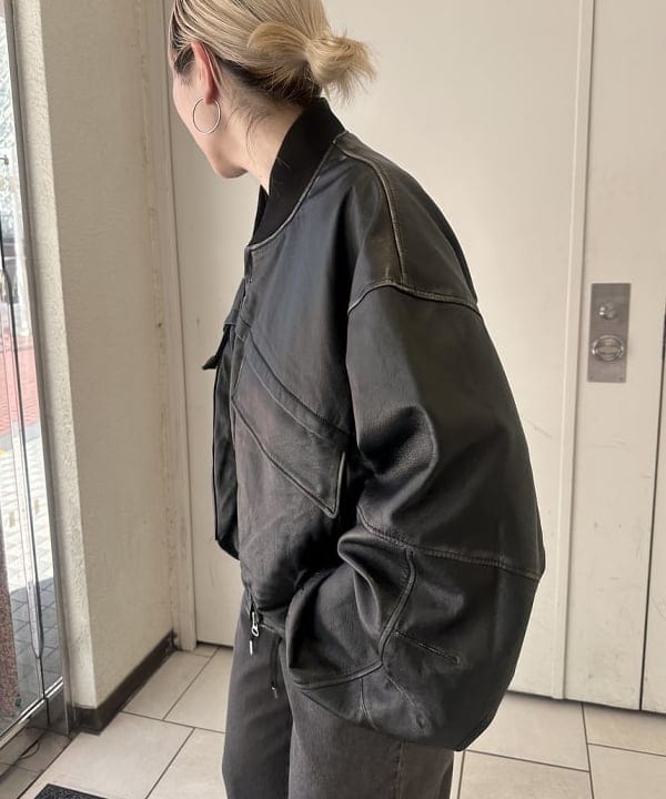 なるみさんの「ユーズド加工 レザー ショートブルゾン」を使ったコーディネート