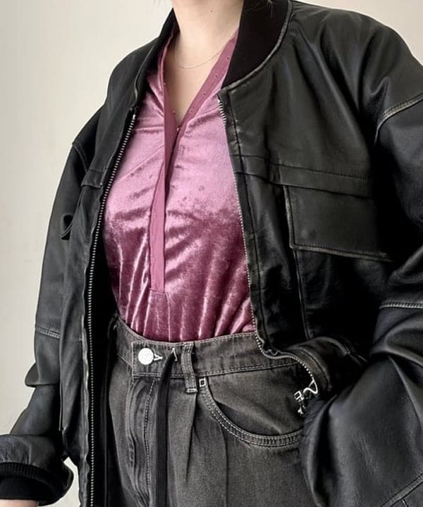 なるみさんの「ユーズド加工 レザー ショートブルゾン」を使ったコーディネート