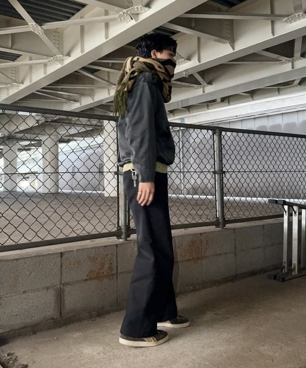 川崎 駿希さんの「BEAMS WOMEN｜テック ダック フーデット ブルゾン」を使ったコーディネート