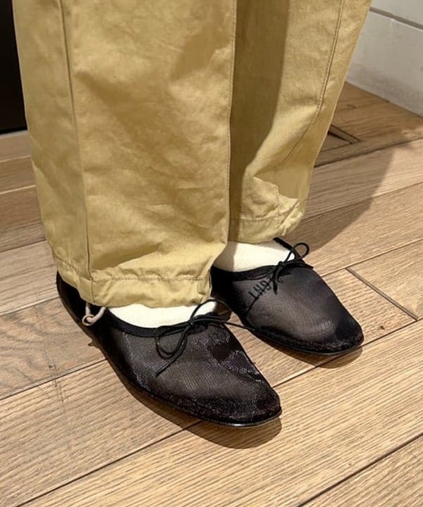 佐藤 亜美さんの「BEAMS WOMEN｜【別注】ne Quittez pas / コットンポプリン ウエーブタック ブラウス」を使ったコーディネート