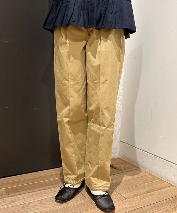佐藤 亜美さんの「BEAMS WOMEN｜【別注】ne Quittez pas / コットンポプリン ウエーブタック ブラウス」を使ったコーディネート