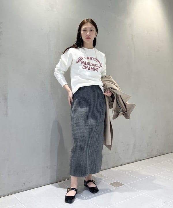 坂本 涼花さんの「BEAMS WOMEN｜AK+1 / ドルマンスリーブ風 トレンチコート」を使ったコーディネート