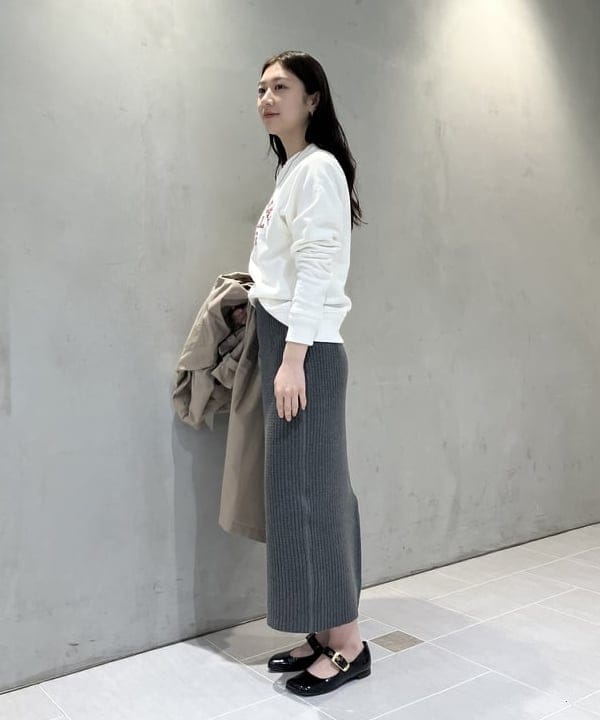 坂本 涼花さんの「BEAMS WOMEN｜AK+1 / ドルマンスリーブ風 トレンチコート」を使ったコーディネート