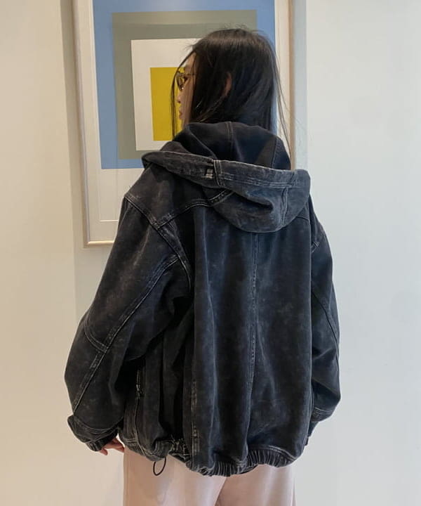 ayaさんの「BEAMS WOMEN｜フェード カレッジ Tシャツ」を使ったコーディネート