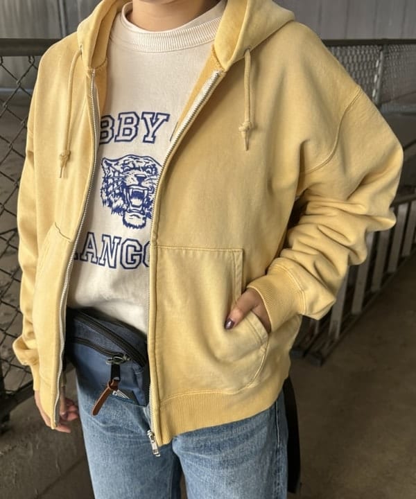 チナツさんの「BEAMS WOMEN｜GREGORY / 別注 VINTAGE HIP MATE NAVY」を使ったコーディネート
