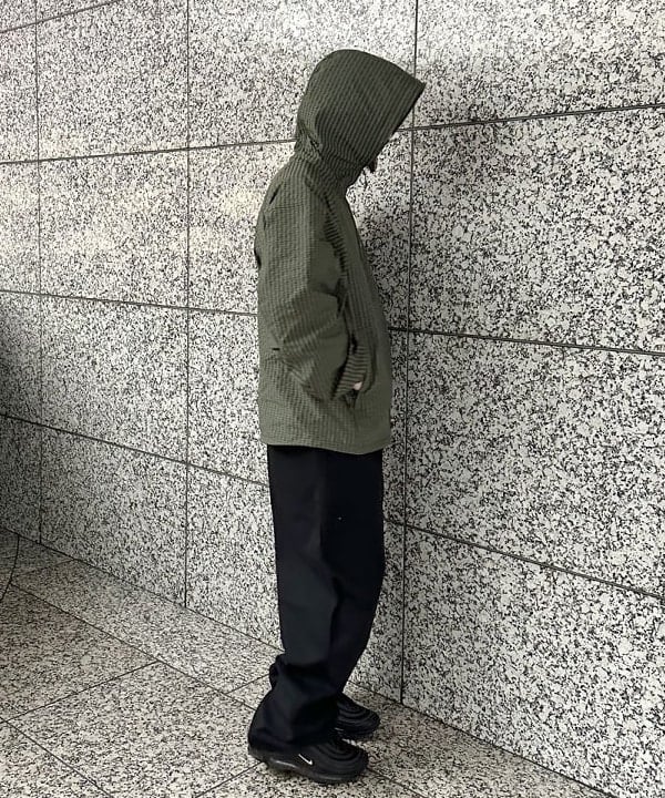 吉田 洸輝さんの「BEAMS WOMEN｜ベーシック ツイル イージーパンツ」を使ったコーディネート